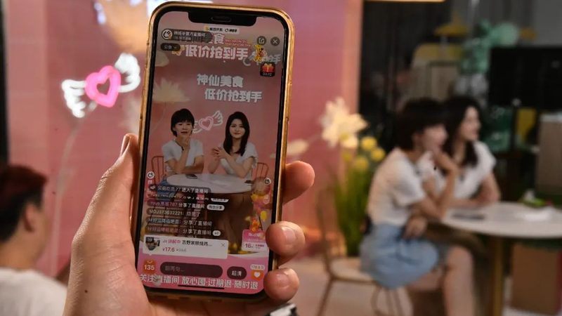 在选购管道疏通器时，应综合考虑以下因素：