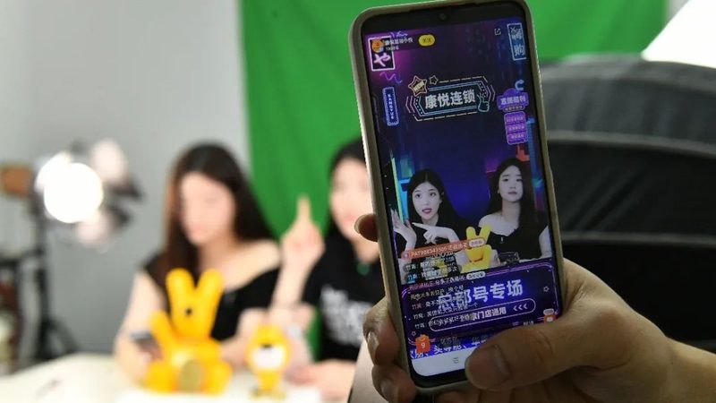 马桶疏通器材质揭秘：耐用品的材质选择指南**